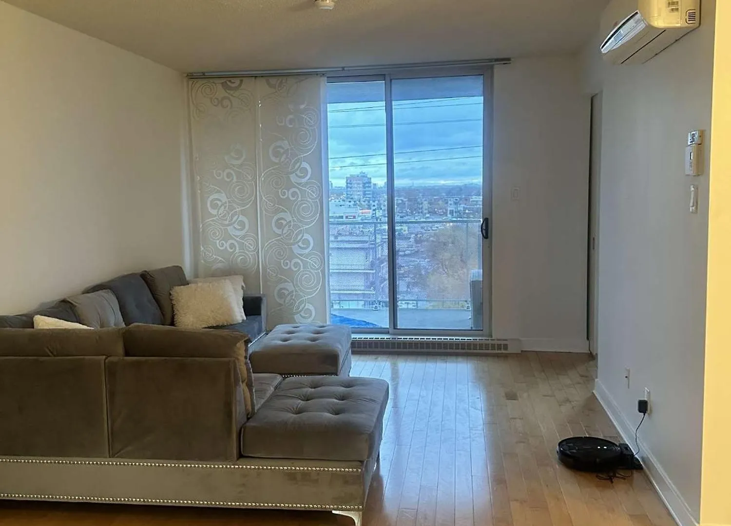 Le Loft Secret Apartment Montreal